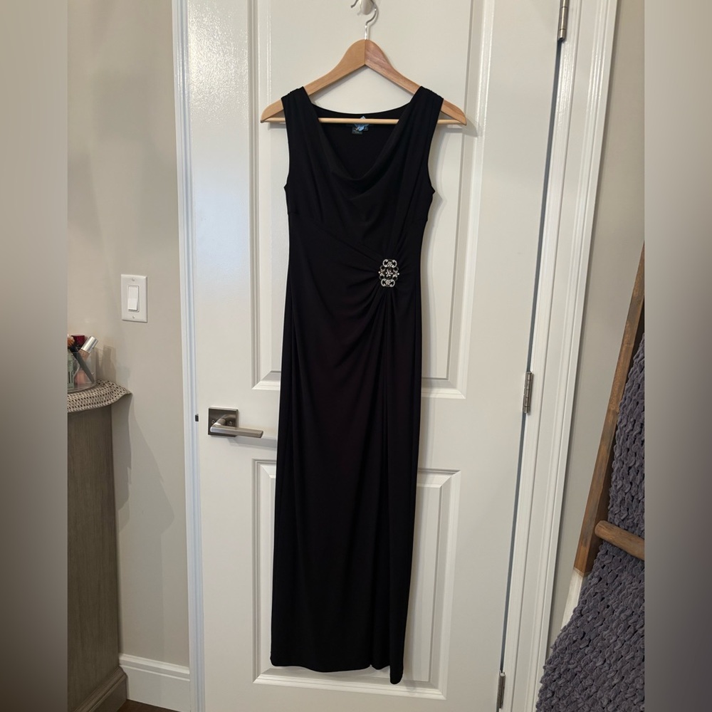 Lauren Ralph Lauren Evening Gown with Broche Detail